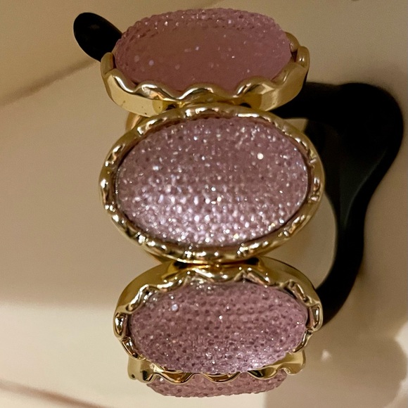 🎉Host Pick🎉Pink stretchy bracelet $16🎉Host Pick🎉 - Picture 6 of 7